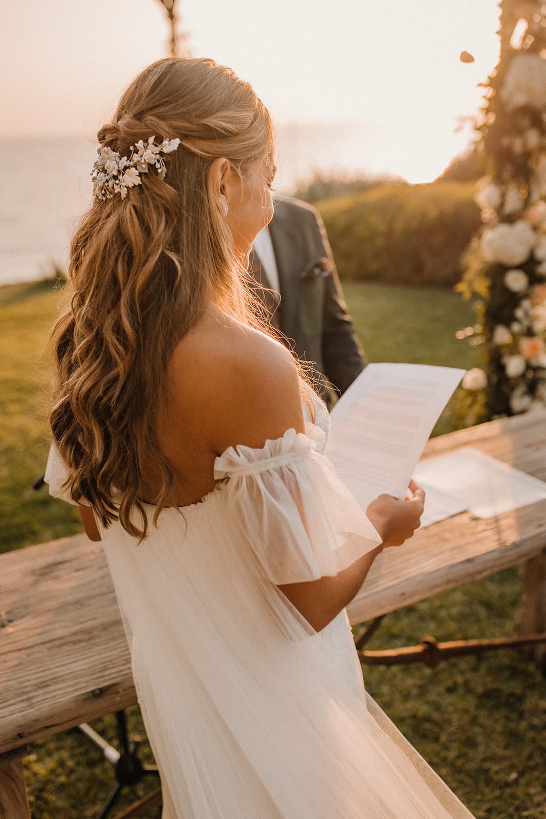 Semirecogido con flores