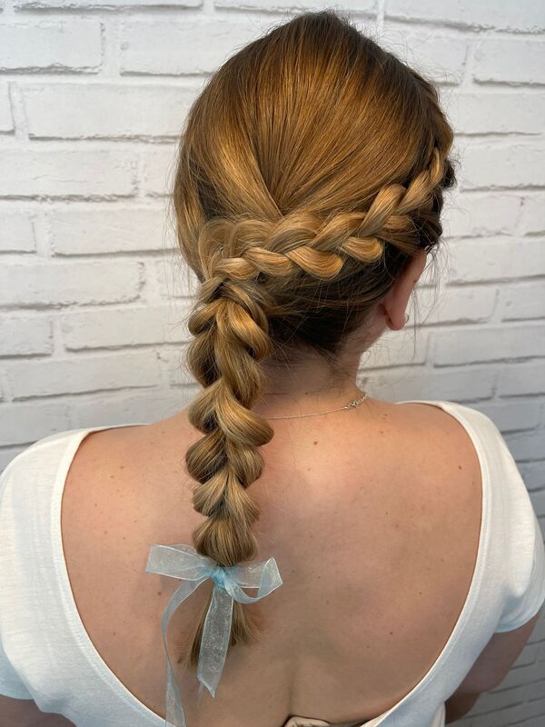 Peinado de novia con flores